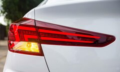Khi nào đèn xi nhan hỏng mà không bị công an xử phạt?