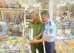 Phát hiện cửa hàng buôn bán hơn 1.900 đồ chơi trẻ em nhập lậu