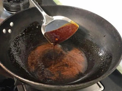 Thắng đường kho thịt, cá có gây hại sức khoẻ?