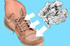 2 cách xử lý giày ướt, bốc mùi sau những ngày mưa