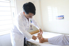 Biến dạng tứ chi do bệnh gout