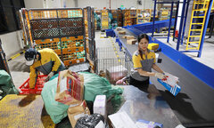 Cần minh bạch việc lựa chọn dịch vụ chuyển phát trên sàn thương mại điện tử