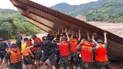 Trình Chính phủ hỗ trợ khẩn cấp 180 tỷ đồng cho Yên Bái và Lào Cai