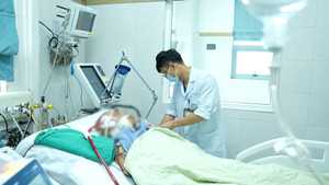 Bệnh viện tuyến TW trực 24/24, sẵn sàng ứng cứu bệnh nhân vụ sạt lở Làng Nủ