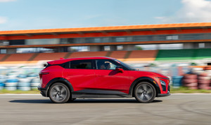 VinFast VF 7 - lựa chọn đáng tiền trong phân khúc SUV hạng C