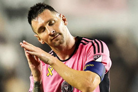 Messi ghi bàn ngay khi trở lại, vẫn kém xa kỷ lục của Ronaldo