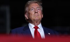 Nổ súng khi ông Trump đang đánh golf
