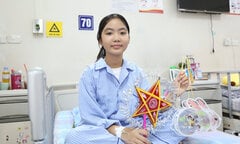 Lần đầu đón Tết Trung thu xa nhà của bé gái mắc bệnh ung thư máu