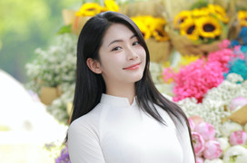 Người đẹp dân tộc Tày khoe vẻ đẹp tinh khôi trong tà áo dài trắng