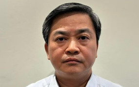 Truy tố cựu Bí thư Bến Tre nhận hối lộ ô tô Mercedes, đồng hồ Patek Philippe