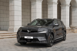 Khách hàng tranh thủ chốt VinFast VF 9: Sắm xe với giá lăn bánh chỉ từ 1 tỷ đồng