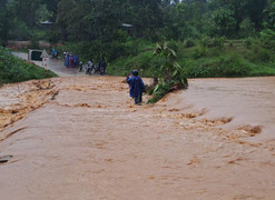 Bão số 4 vào miền Trung: Nguy cơ sạt lở, lũ quét, di tản 30.000 dân