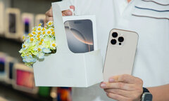iPhone 16 xách tay về Việt Nam 'bốc hơi' gần 10 triệu chỉ sau nửa ngày