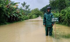 Mưa lớn dồn dập, nước lũ nhấn chìm nhiều cầu tràn ở huyện miền núi Hà Tĩnh