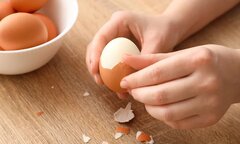 Những người nên hạn chế ăn trứng