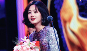 Gần một tỷ lượt xem Triệu Lệ Dĩnh bật khóc