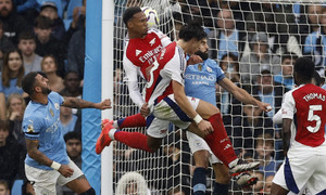 Giải mã tuyệt chiêu Arsenal: Đối thủ biết rõ vẫn chịu thua, Man City cũng bó tay