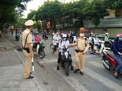 Chạy xe đạp điện vượt đèn đỏ bị phạt bao nhiêu tiền?