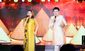 Vũ Minh Hiếu song ca cùng Thanh Thanh Hiền trong minishow đầu tiên