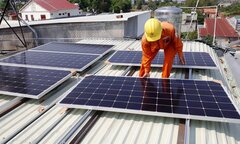 Điện mặt trời mái nhà không dùng hết được bán lên lưới không quá 20% công suất