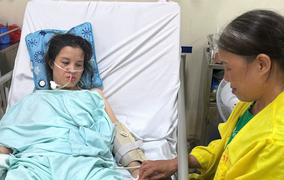 Bị 'xe điên' đâm mất 1 chân, nội tạng dập nát, người phụ nữ cầu cứu sự giúp đỡ