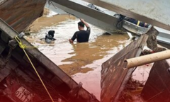 Chi 9,13 tỷ để trục vớt các phương tiện và nhịp cầu Phong Châu bị rơi xuống sông