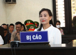 Tống tiền cán bộ làm sai sổ đỏ, người phụ nữ lĩnh 8 năm 6 tháng tù