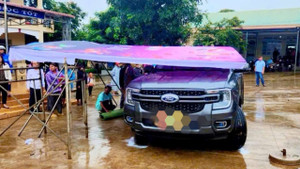 Khởi tố phụ huynh lùi ô tô trong sân trường làm học sinh lớp 2 tử vong