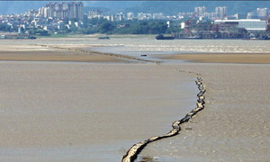 Ngắm nhìn 'Cầu nghìn mắt' 400 tuổi ở Trung Quốc