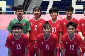Futsal nữ Việt Nam thắng áp đảo Trung Quốc, hòa lượt cuối sẽ vô địch