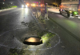 Bắc Ninh: 'Hố tử thần' bất ngờ xuất hiện trên QL18, giao thông ách tắc