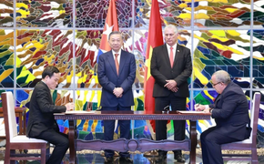 Lãnh đạo Việt Nam - Cuba chứng kiến Lễ ký các văn kiện hợp tác