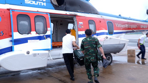 Chạy đua với thời gian đưa 2 bệnh nhân nguy kịch từ biển về đất liền cấp cứu