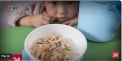 Huyện nói gì về phóng sự 'bữa cơm trắng với gừng' của học sinh Yên Bái?