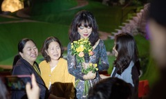 MC Trác Thúy Miêu bật khóc trên sân khấu