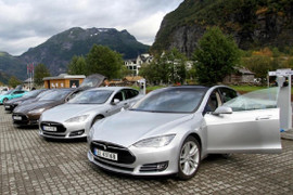 Quốc gia đầu tiên trên thế giới có nhiều xe điện hơn xe xăng