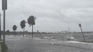 Bão Helene càn quét 6 bang nước Mỹ, 93 người thiệt mạng 