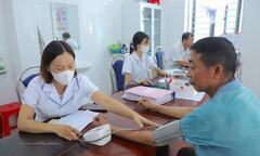 Nhiều địa phương luân chuyển y bác sĩ từ tuyến tỉnh, huyện về trạm y tế xã