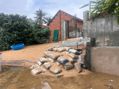 Người dân ven biển Phú Yên thấp thỏm lo sóng 'ngoạm' nhà mùa mưa bão