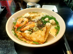 Các quán mỳ vằn thắn ngon, đậm vị truyền thống ở Hà Nội