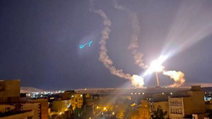  Tên lửa đạn đạo của Iran bay rợp trời Israel