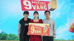 Chủ quán hủ tiếu nhận giải thưởng 9 miếng vàng SJC nhờ uống Trà Dr Thanh