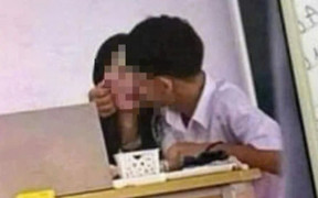 Cô giáo có cử chỉ thân mật với nam sinh trong lớp: Sở GD&ĐT Hà Nội thông tin