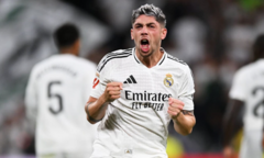 Valverde vừa ghi bàn vừa kiến tạo, Real Madrid áp sát Barcelona