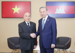 Tổng Bí thư, Chủ tịch nước Tô Lâm gặp Quốc vương Campuchia