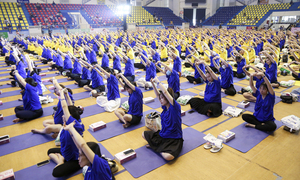 Hơn 800 mẹ bầu đồng diễn Yoga lan toả năng lượng tích cực