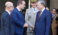 Lễ đón chính thức Tổng Bí thư, Chủ tịch nước Tô Lâm tại điện Invalides