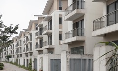 Có nên đánh thuế bất động sản thứ hai để ghìm cương giá nhà?