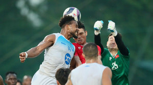 Nguyễn Xuân Son không ghi bàn, tuyển Việt Nam thắng CLB Nam Định