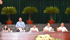 TP.HCM nghiêm cấm cán bộ đi nước ngoài do doanh nghiệp tổ chức, đài thọ